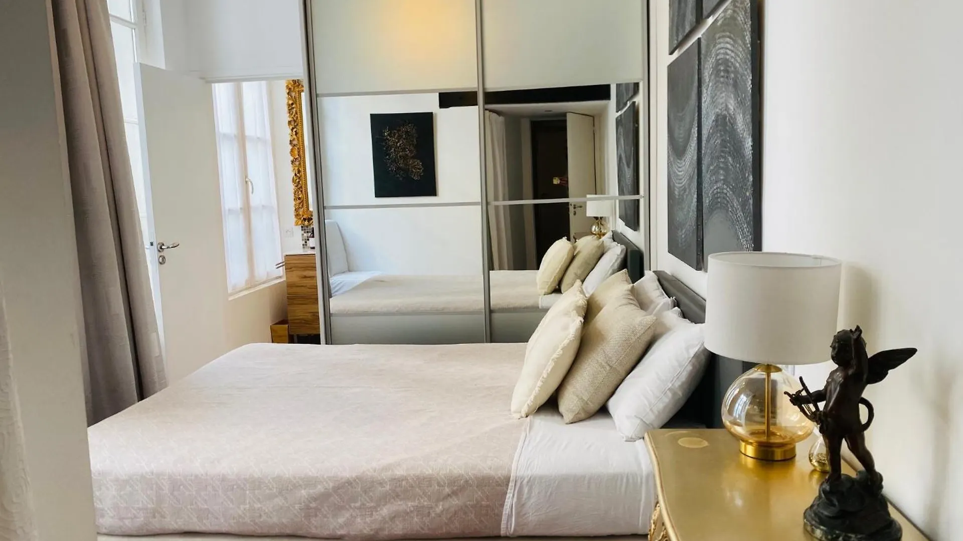 Romantic Apartment Near Le Marais Paříž