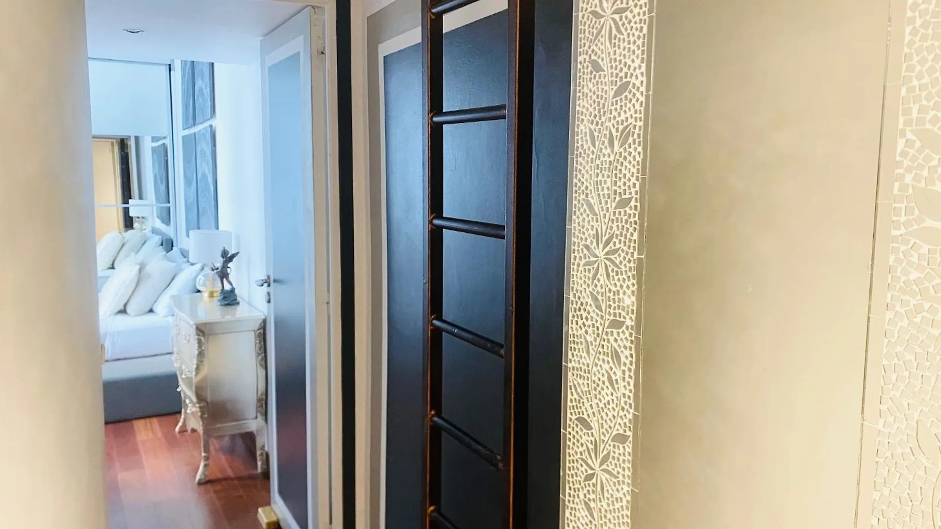 Romantic Apartment Near Le Marais Paris France